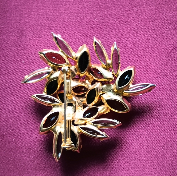 Black,Amber,and Tigers eye inspired beautifully cut crystal Brooch - Picture 3 of 5